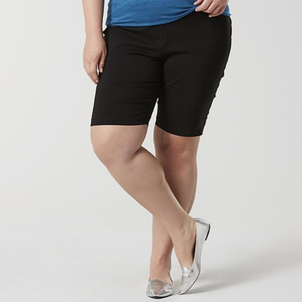 💙 *NWT* Basic Editions Black Millennium Shorts